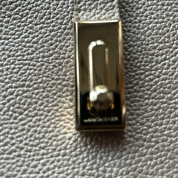 Beautiful Lancaster Purse - Picture 3 of 7